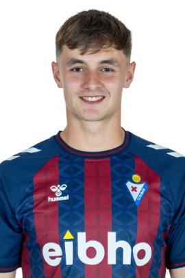 El central Aritz Muguruza firma por la U.D. Logroñés.