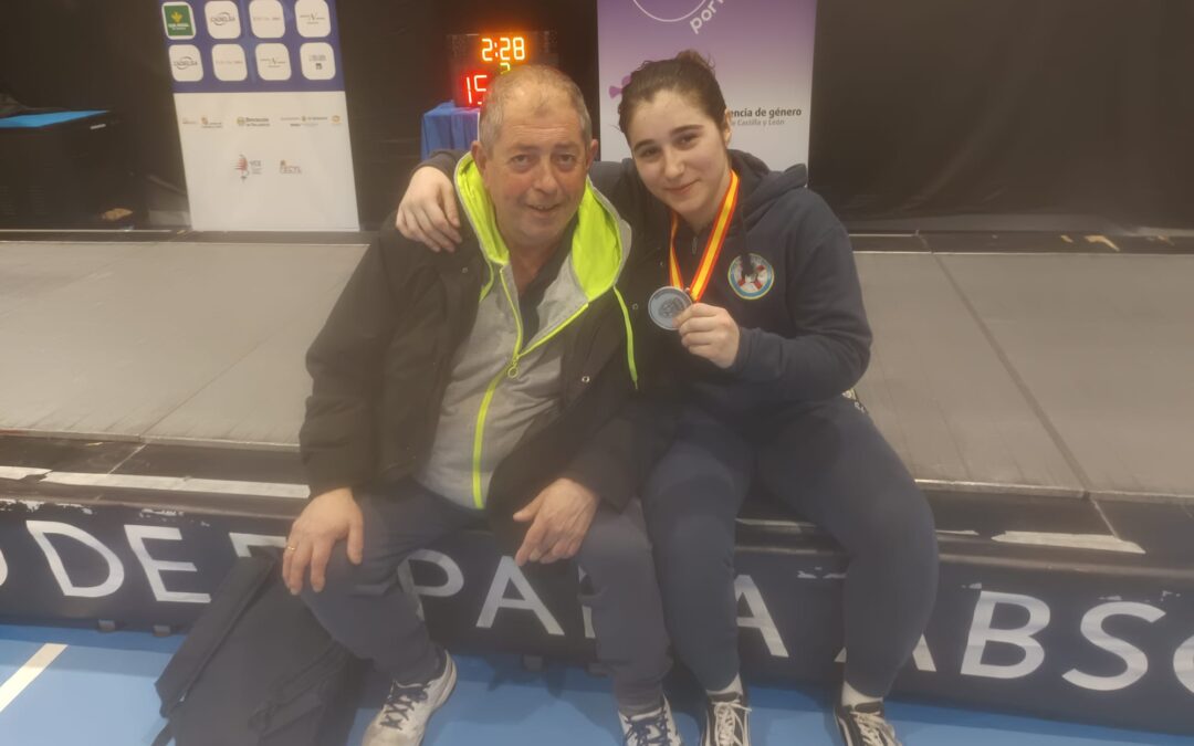 LOLA ESTEVEZ ESCALONA SELECCIONADA PARA PARTICIPAR EN EL TORNEO DE LA LIGA EUROPEA DE ESPADA FEMENINA EN BERLIN (ALEMANIA) 