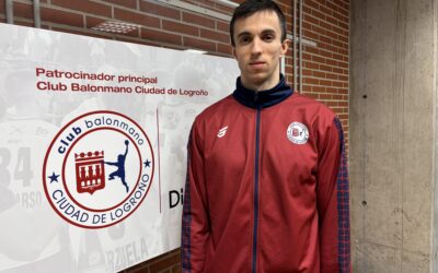 David Cadarso se despide de su club, un referente del Balonmano Logroñes