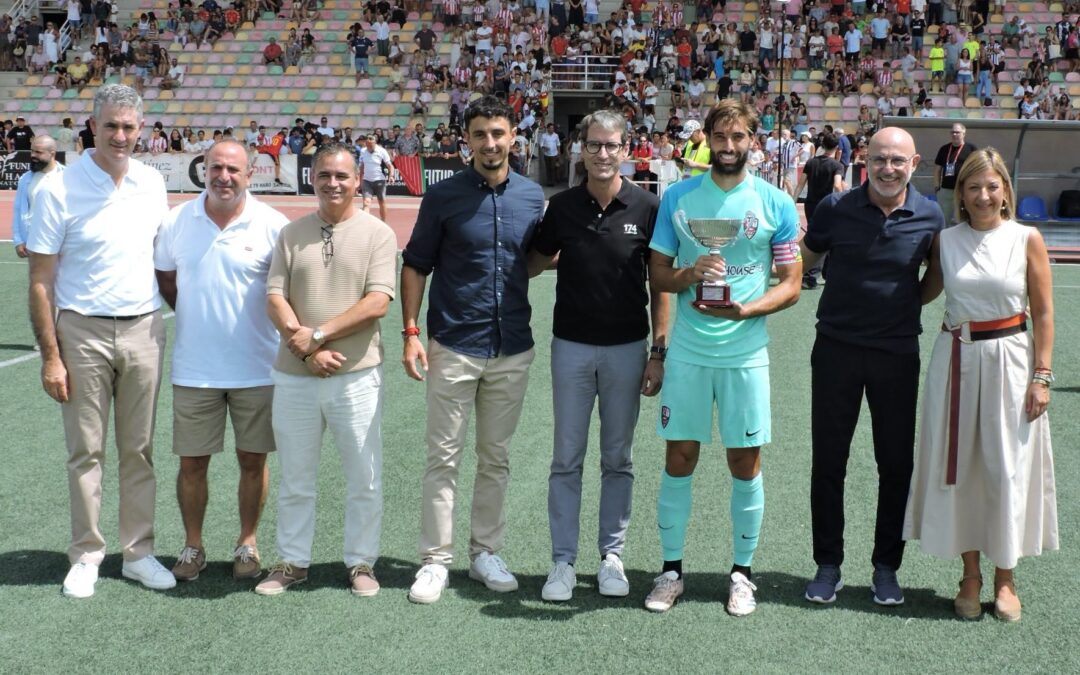 Union Deportiva Logroñés gana el Trofeo Luis de la Fuente