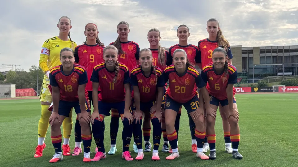 Carlota Chacón y Eva Blanco brillan con la seleccion nacional sub-17